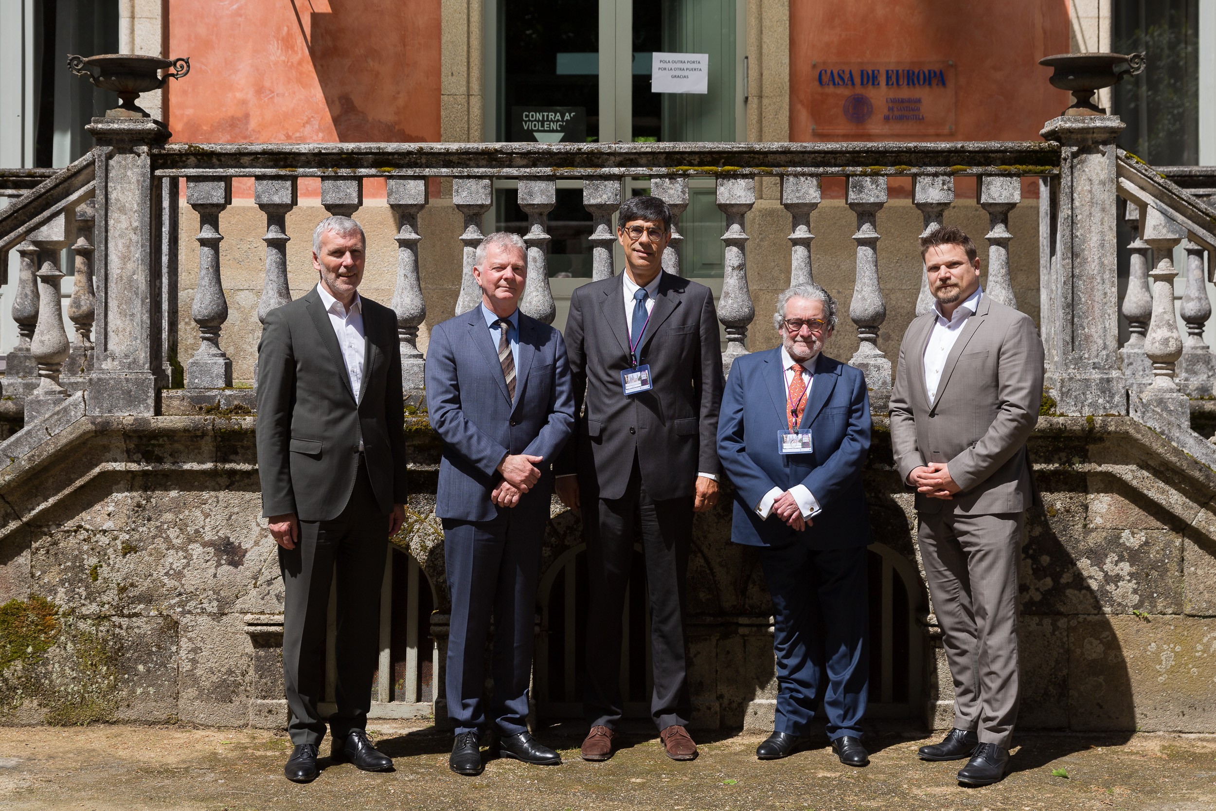 l. n. r.: Heinz Drobesch (Direktor LRH Steiermark, Präsidium EURORAI), Reinhard Krismer (Direktor LRH Tirol), Joan C. Rosselló Villalonga (Präsident des RH der Balearischen Inseln, Präsident EURORAI), José Antonio Redondo López (Präsident des RH von Galicien), Werner Sedlak (Direktor des Wiener Stadtrechnungshofes) © Suso Rivas/EURORAI